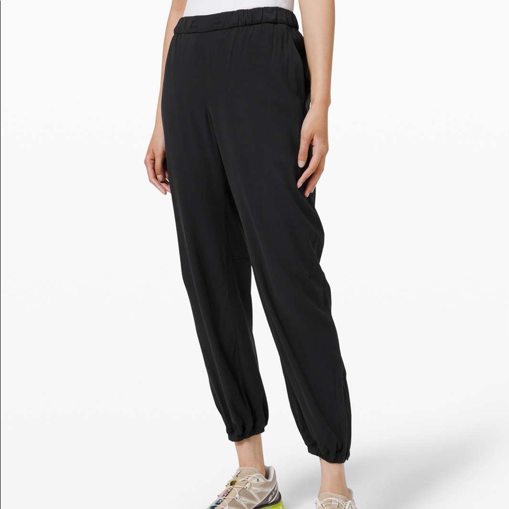 Lululemon Essential Affinity MR Jogger Black